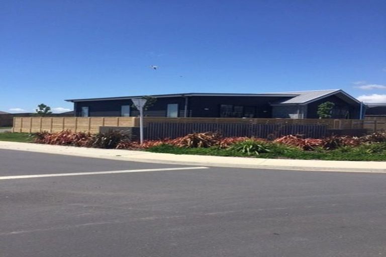 Photo of property in 1 Komata Crescent, Papamoa Beach, Papamoa, 3118