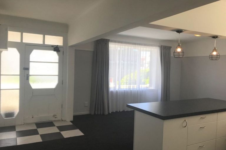 Photo of property in 34f5 Hawkestone Street, Thorndon, Wellington, 6011