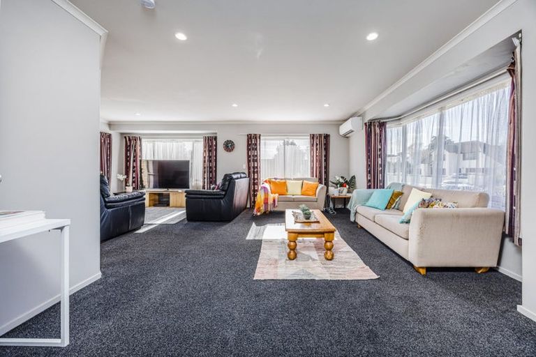 Photo of property in 13 Glenross Drive, Wattle Downs, Auckland, 2103