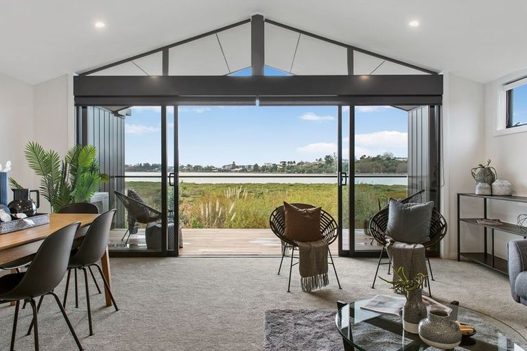 Photo of property in 1 Blenheim Place, Judea, 3110