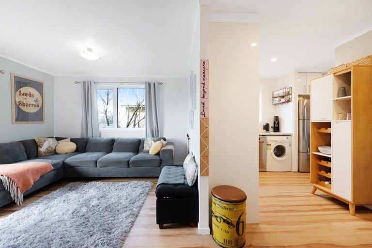 Photo of property in 107f1 Allington Road, Karori, Wellington, 6012