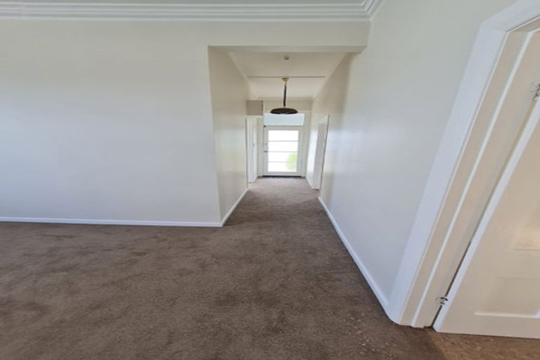 Photo of property in 11 Angus Avenue, Berhampore, Wellington, 6023
