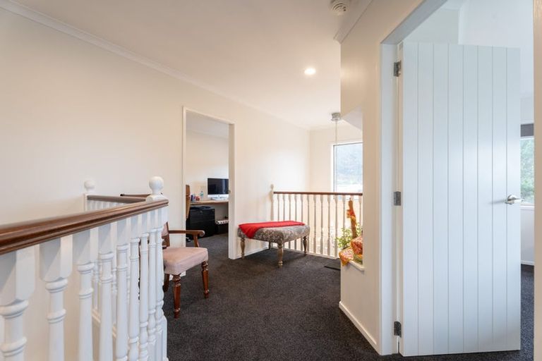 Photo of property in 21 Winsley Terrace, Churton Park, Wellington, 6037