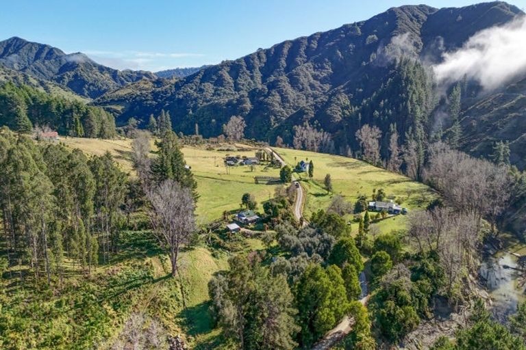 Photo of property in 217 Taumatatahi Road, Ngamatapouri, Wanganui, 4588