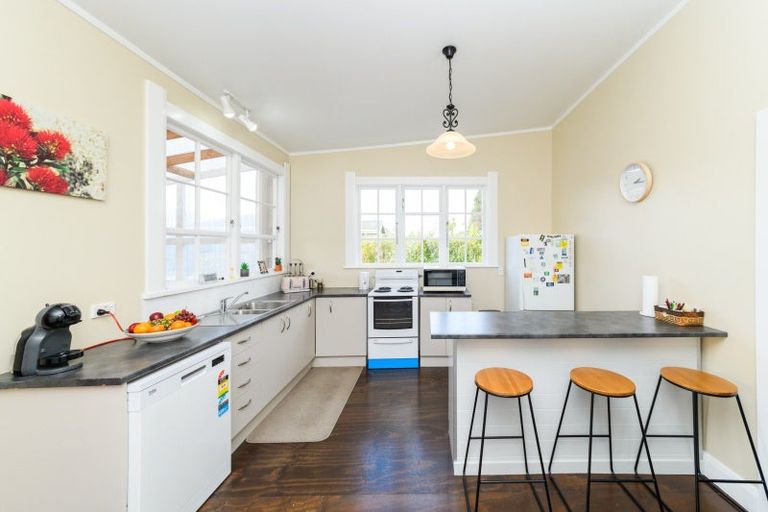 Photo of property in 8 Toia Street, Marton, 4710