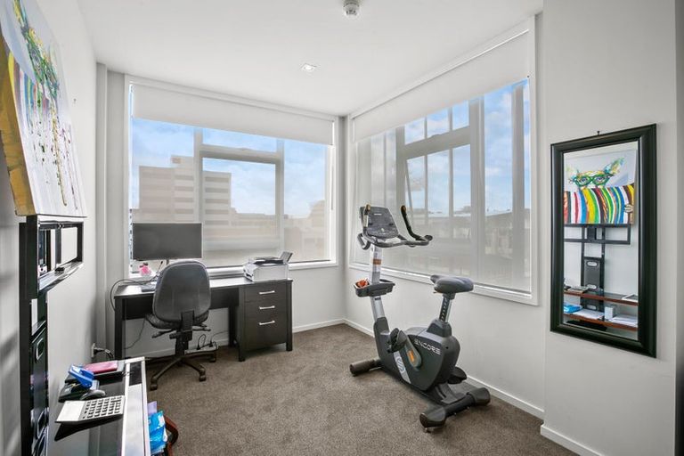 Photo of property in 22 Liardet Apartments, 302/22 Liardet Street, New Plymouth, 4310