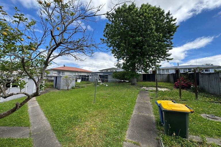 Photo of property in 10 Choice Avenue, Henderson, Auckland, 0612