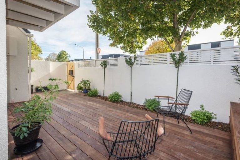 Photo of property in 2/270 Kilmore Street, Christchurch Central, Christchurch, 8011