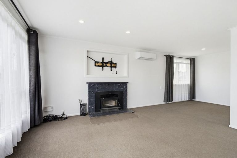 Photo of property in 8 Kahu Street, Utuhina, Rotorua, 3015
