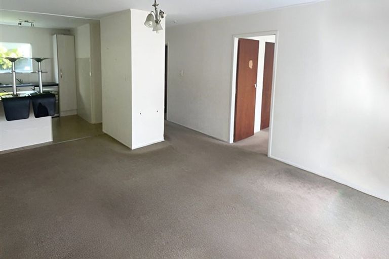 Photo of property in 25b Challen Close, Conifer Grove, Takanini, 2112