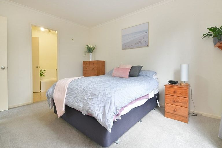 Photo of property in 30 Cabeleigh Drive, Helensville, 0800