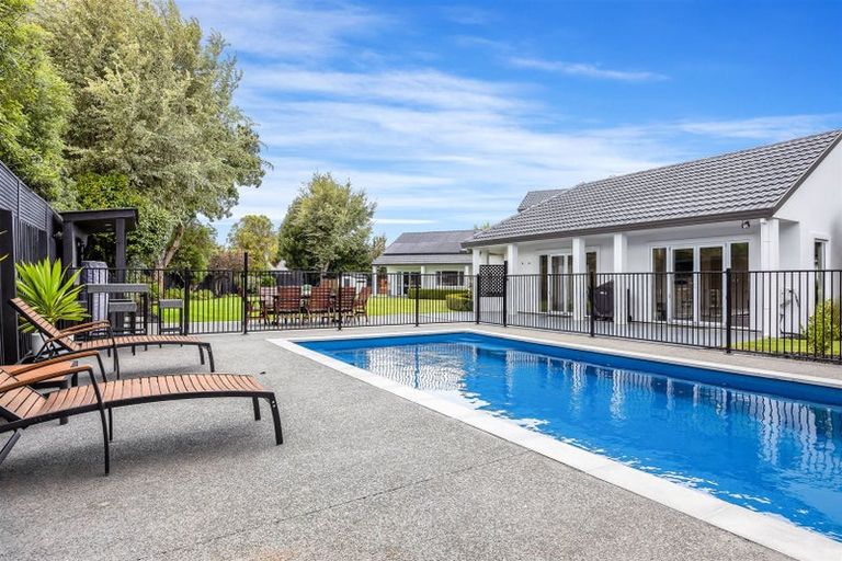 Photo of property in 52 Regent's Park Drive, Casebrook, Christchurch, 8051