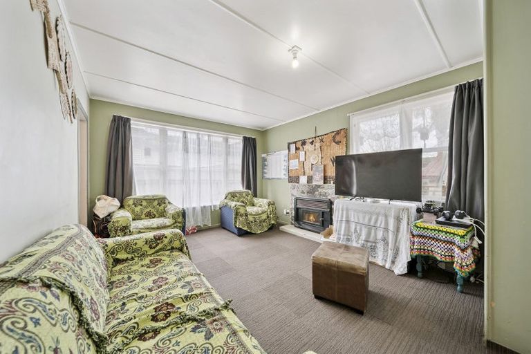 Photo of property in 4 Grande Vue Road, Papatoetoe, Auckland, 2025