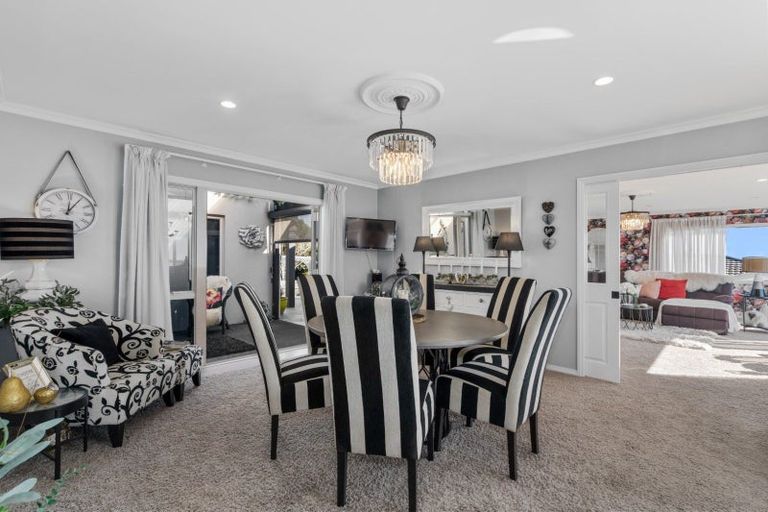 Photo of property in 5 Downing Place, Welcome Bay, Tauranga, 3112