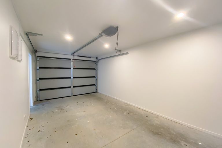 Photo of property in 11 Apple Lane, Henderson, Auckland, 0610