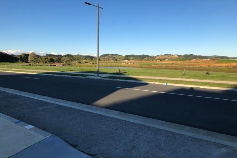 Photo of property in 37 Lake Drive, Tikipunga, Whangarei, 0112