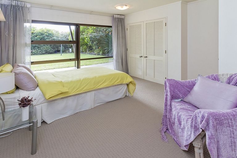 Photo of property in 6 Redoubt Road, Goodwood Heights, Auckland, 2105