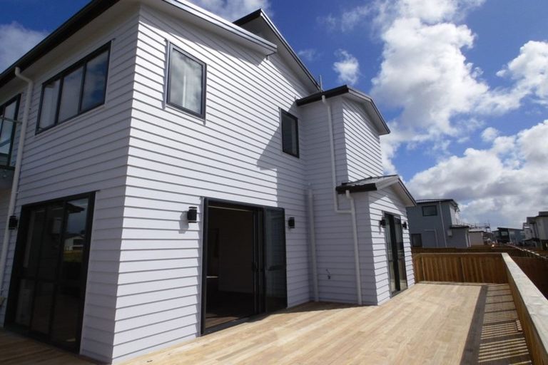 Photo of property in 13 Habitat Place, Hobsonville, Auckland, 0616