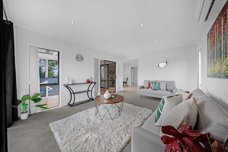 Photo of property in 59 West Harbour Drive, West Harbour, Auckland, 0618
