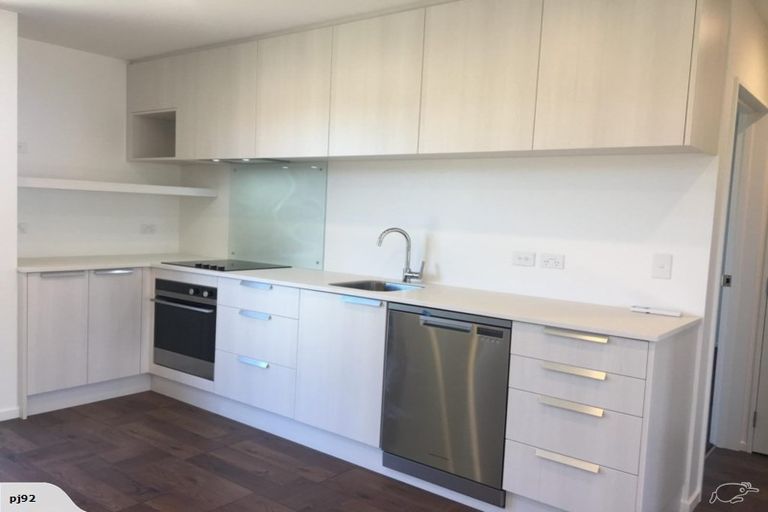 Photo of property in 6 Matakanui Lane, Wanaka, 9305