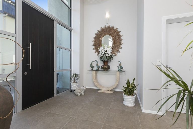 Photo of property in 198 Marine Parade, Mount Maunganui, 3116
