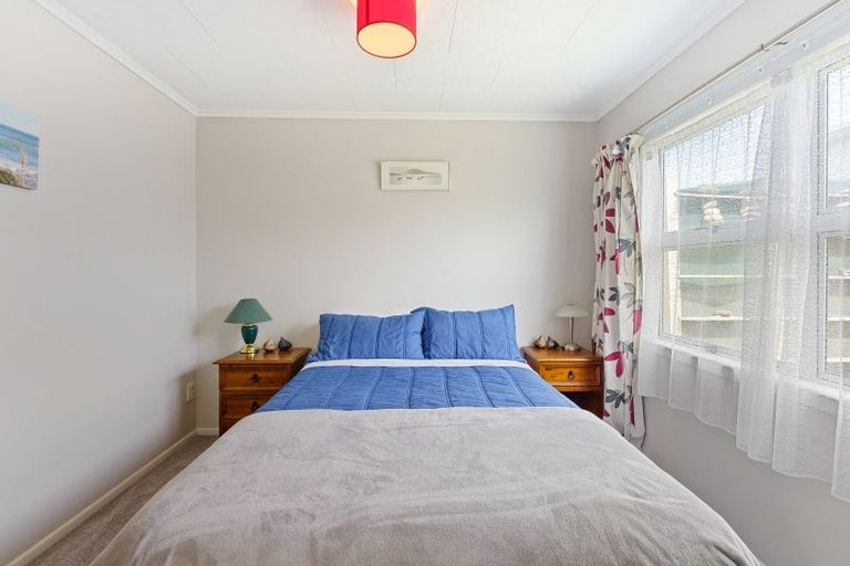 Photo of property in 19 Karaka Street, Otaki Beach, Otaki, 5512