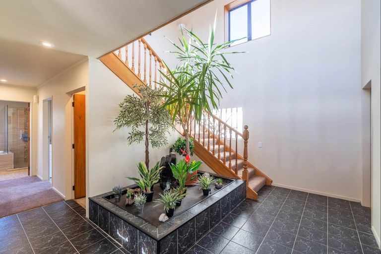 Photo of property in 98 Kapanui Road, Waikanae, 5036