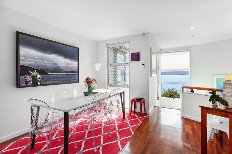 Photo of property in 363u2 Karaka Bay Road, Karaka Bays, Wellington, 6022