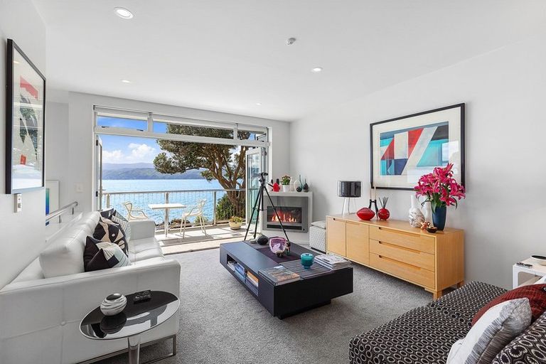 Photo of property in 363u2 Karaka Bay Road, Karaka Bays, Wellington, 6022