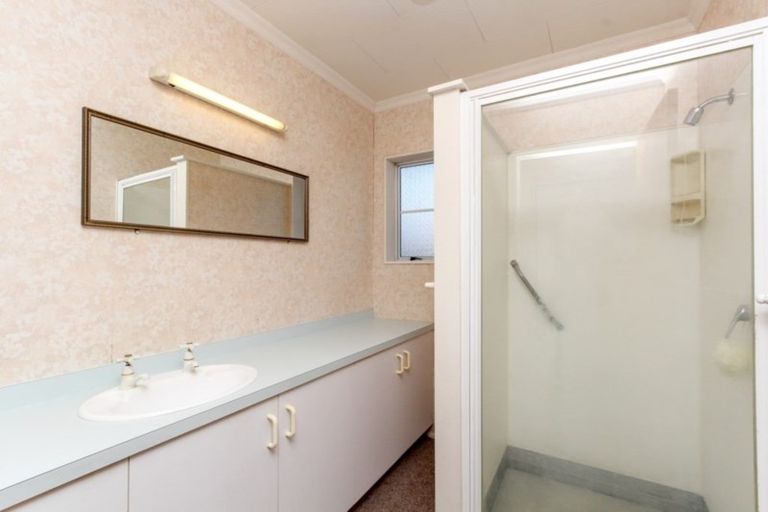 Photo of property in 1/9 Tukapa Street, Westown, New Plymouth, 4310