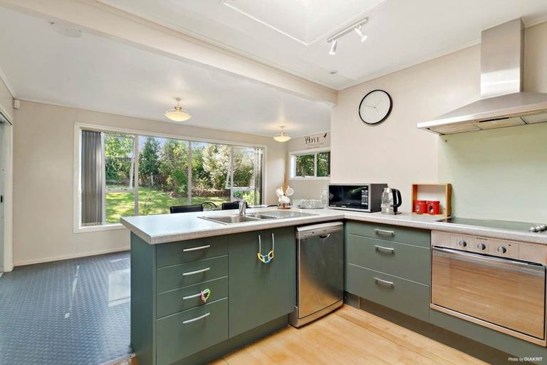 Photo of property in 89 Stottholm Road, Titirangi, Auckland, 0604