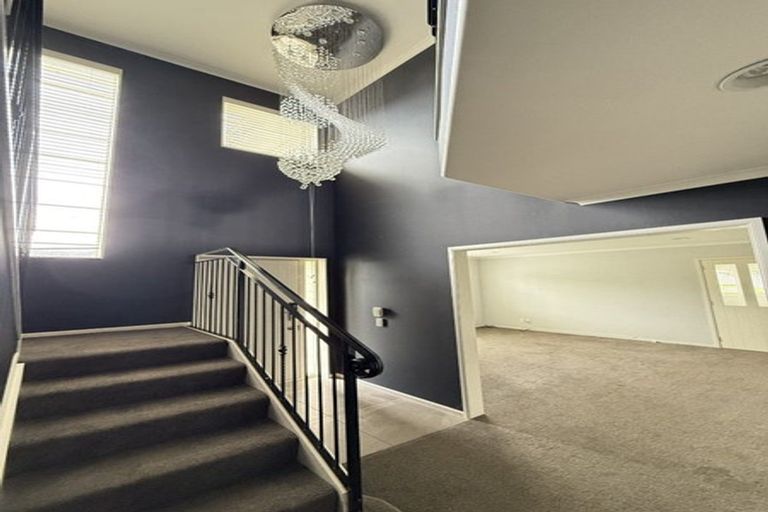 Photo of property in 13 Cornwall Place, Karaka, Papakura, 2113