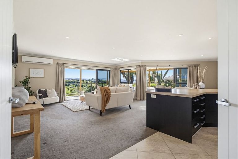 Photo of property in 64 Sereno Vista, Bellevue, Tauranga, 3110