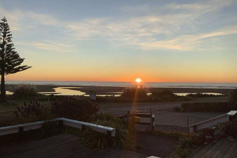 Photo of property in 3432 Pourerere Beach Road, Pourerere, Omakere, 4271