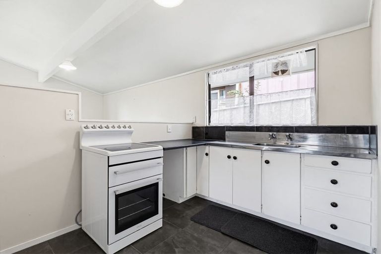 Photo of property in 2 Baycroft Avenue, Parkvale, Tauranga, 3112