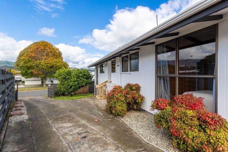 Photo of property in 192 California Drive, Totara Park, Upper Hutt, 5018