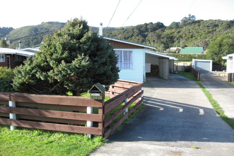 Photo of property in 85b Main Road, Wainuiomata, Lower Hutt, 5014