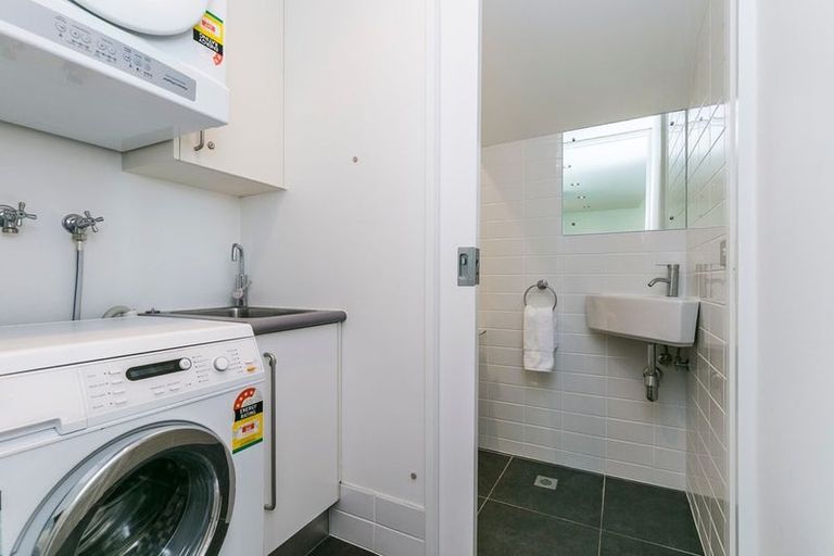 Photo of property in 22u5 The Crescent, Roseneath, Wellington, 6011