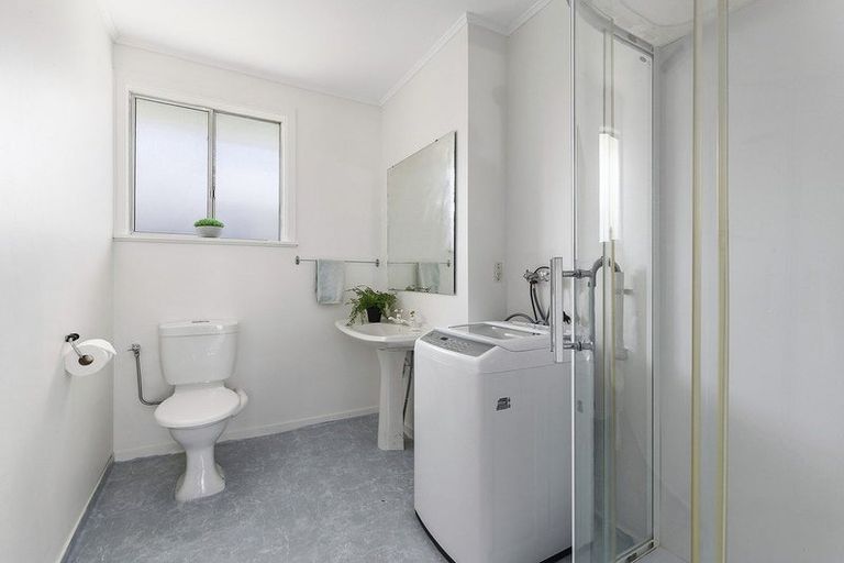 Photo of property in 2/14 Jillett Street, Titahi Bay, Porirua, 5022