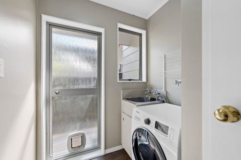 Photo of property in 43 Guadeloupe Crescent, Grenada Village, Wellington, 6037