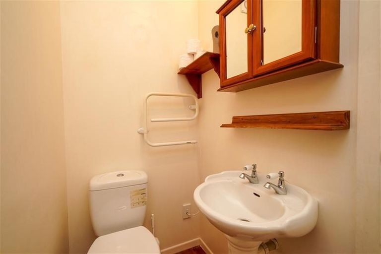 Photo of property in 1 Moana Avenue, Bayswater, Auckland, 0622