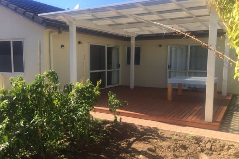 Photo of property in 662a Te Atatu Road, Te Atatu Peninsula, Auckland, 0610