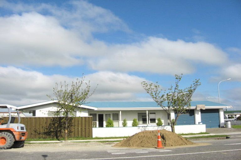 Photo of property in 14 Fraser Place, Rangiora, 7400