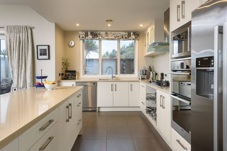 Photo of property in 8 Mewburn Rise, Karori, Wellington, 6012
