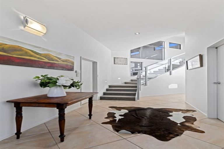 Photo of property in 15 Maire Road, Orewa, 0931