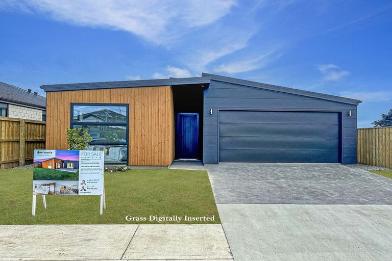 Photo of property in 27 Herridge Street, Woodend, 7691