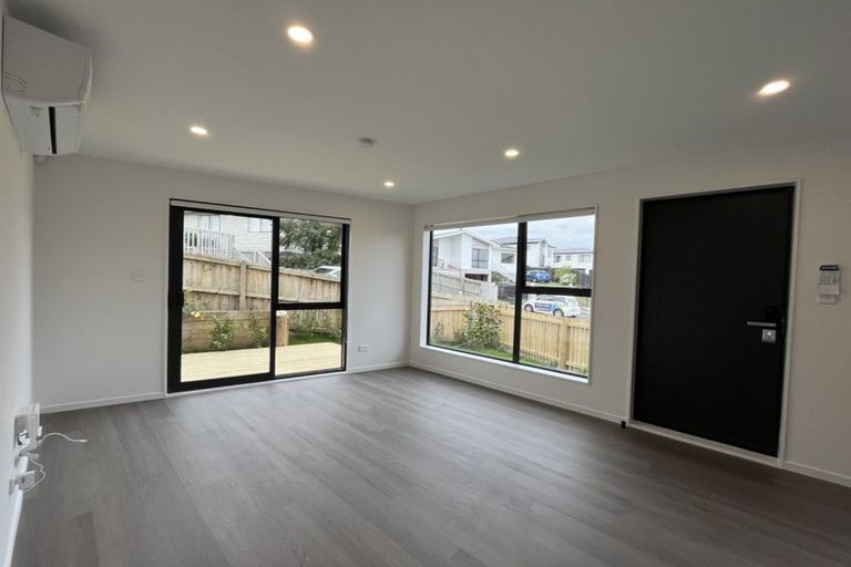 Photo of property in 12a Massine Place, Randwick Park, Auckland, 2105