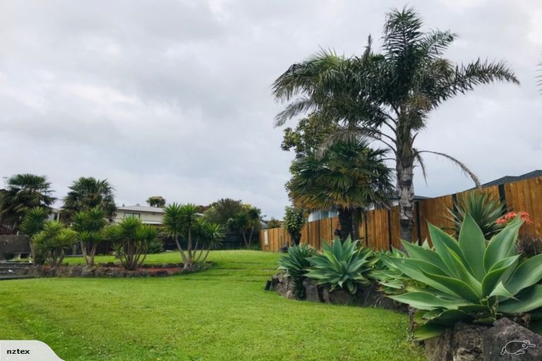 Photo of property in 35 Ranui Avenue, Ranui, Auckland, 0612