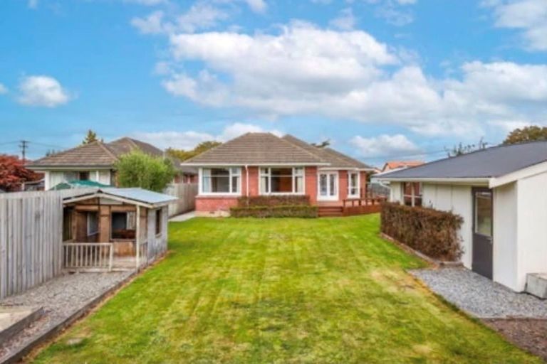 Photo of property in 3 Roslyn Avenue, Mairehau, Christchurch, 8052
