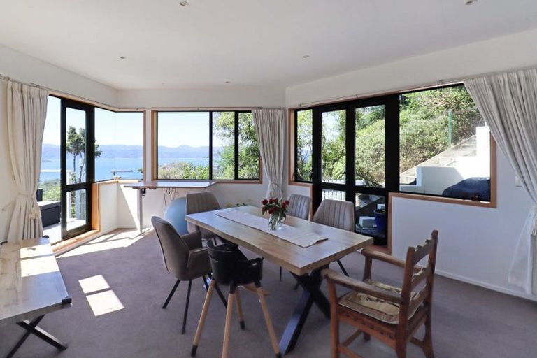 Photo of property in 15a Waru Street, Khandallah, Wellington, 6035